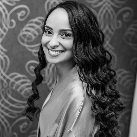 Meet your Posher, Elizabeth - Picture 1 of 2